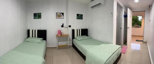 Sungai endau bilik homestay