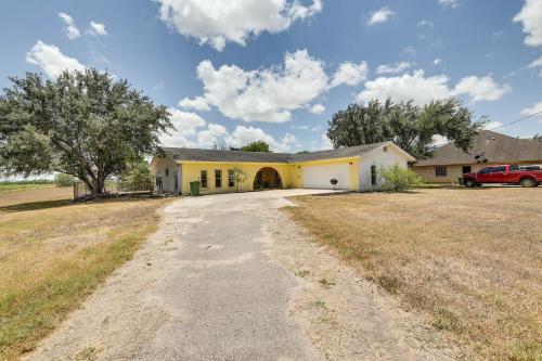 Remote Pet-Friendly Harlingen House!