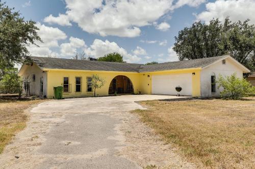 Remote Pet-Friendly Harlingen House!