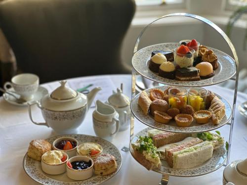 Fisher's Hotel - image 2