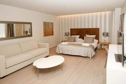 Serennia Exclusive Rooms - image 4