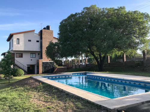 Hermosa casa con vista al lago