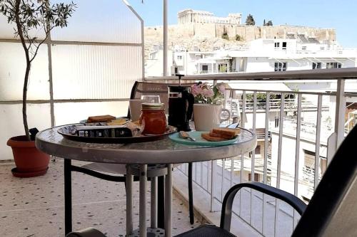 Acropolis Area Flat with Parthenon Views, Athens (photo 2)
