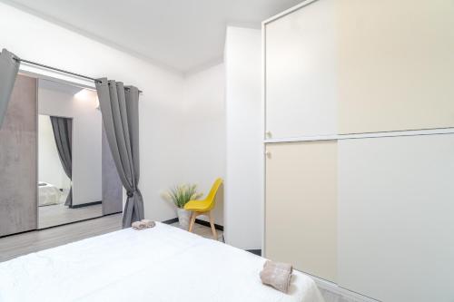  GuestHost - Lovely & Cozy Apartment with Terrace in Chiavari