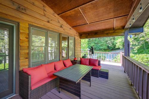 Cullowhee Mountain Retreat with Deck and Fire Pit! in Cullowhee, USA