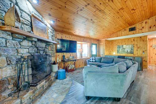 Cullowhee Mountain Retreat with Deck and Fire Pit! in Cullowhee, USA