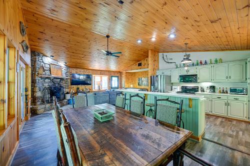 Cullowhee Mountain Retreat with Deck and Fire Pit! in Cullowhee, USA