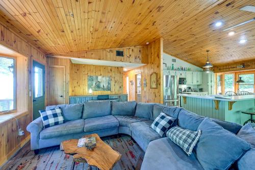 Cullowhee Mountain Retreat with Deck and Fire Pit! in Cullowhee, USA