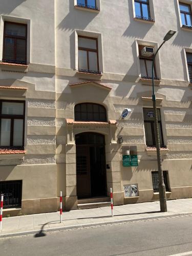 Apartment with Entresol Old Town Krakow - Tap to explore photos