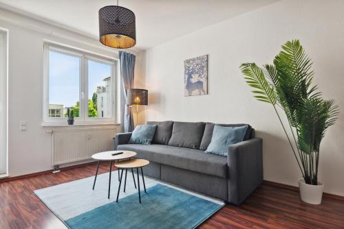 Charming 60m² with King Bed, Kitchen, Netflix and Workspace with 1000 Mbit/s - Apartment - Wiesbaden