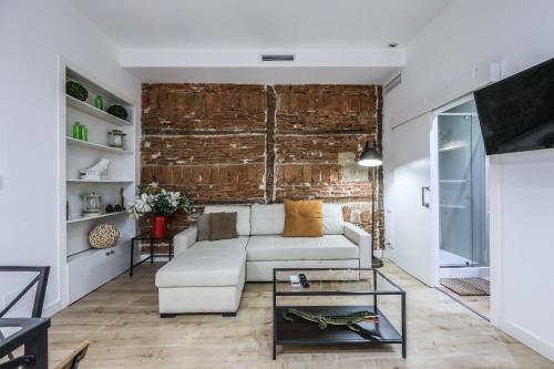 AmazINN Places Preciados Room Type - Deluxe Apartment