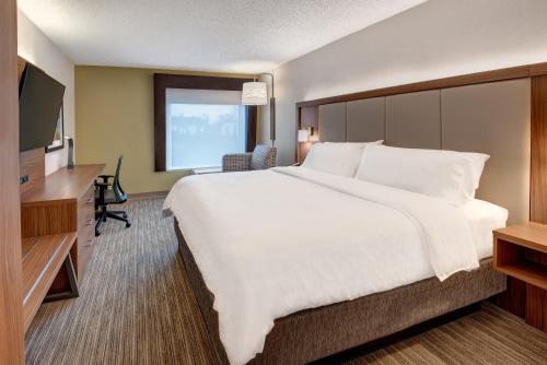 Holiday Inn Express & Suites West Long Branch - Eatontown