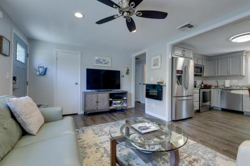 Coastal Getaway with Porch Near Niantic Beach! - image 6