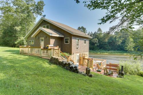Pet-Friendly Hancock Home on the Delaware River!