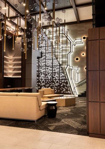 Hampton Inn & Suites Chicago-Downtown - image 6