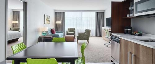 Home2 Suites By Hilton Chicago McCormick Place