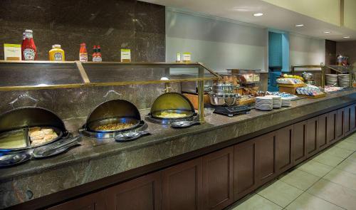 DoubleTree by Hilton Charlotte Airport in Charlotte, USA
