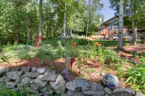Lakefront Deer River Apt with Dock, Fire Pit and Patio