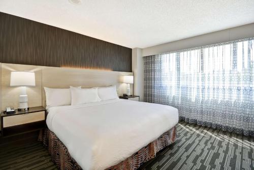 Embassy Suites Charlotte, Charlotte