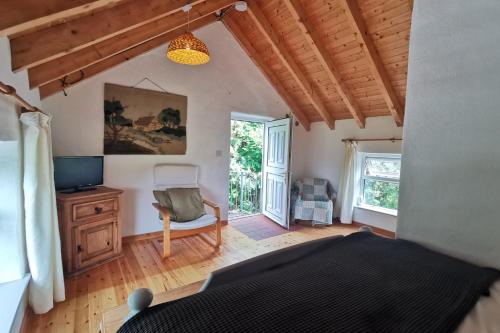 Keadue Holiday Cottage in 邓格洛
