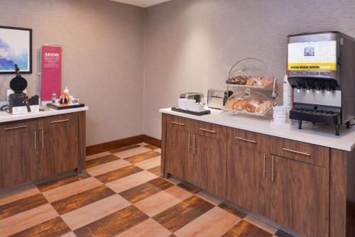 Hampton Inn and Suites Port Aransas - image 9