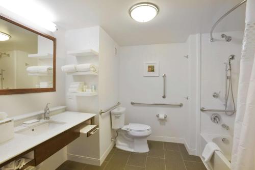 Hampton Inn & Suites - Cincinnati/Kenwood OH - image 6