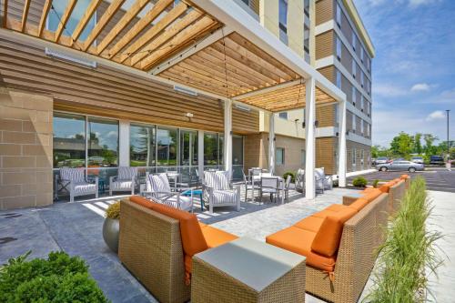 Home2 Suites By Hilton Blue Ash Cincinnati