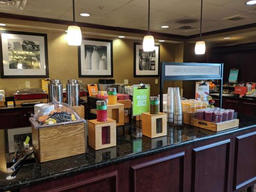 Hampton Inn & Suites Cincinnati-Union Centre