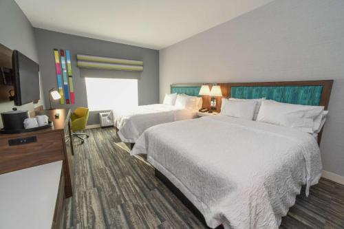 Hampton Inn & Suites Cincinnati Liberty Township - image 2