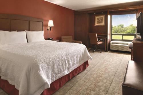 Hampton Inn Cincinnati Kings Island - image 13