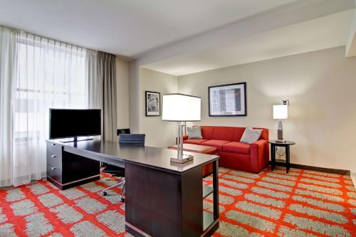 Hampton Inn By Hilton And Suites Downtown Cincinnati