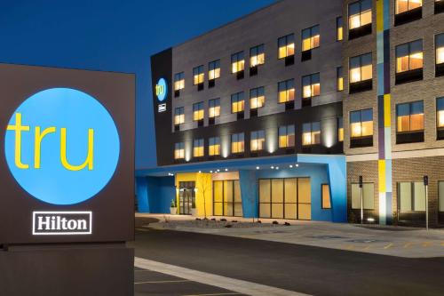 Tru By Hilton Cheyenne - image 10