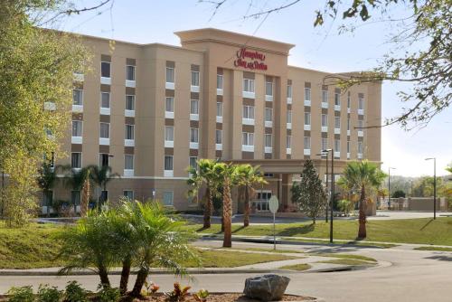 Hampton Inn & Suites - DeLand