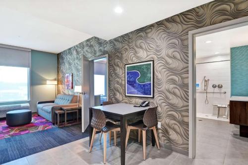 Home2 Suites By Hilton McKinney - image 7