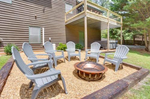 Dreamy Dahlonega Cabin with Deck and Fireplace!