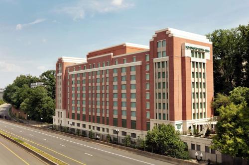 Homewood Suites By Hilton Arlington Rosslyn Key Bridge