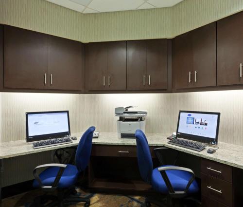 Hampton Inn & Suites Denver Airport / Gateway Park - image 12