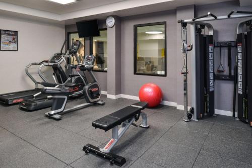 Hampton Inn & Suites Denver-Speer Boulevard - image 14