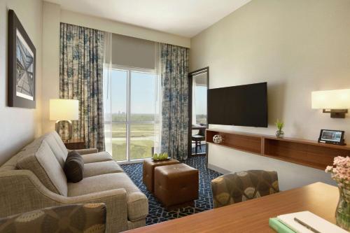 Embassy Suites by Hilton Denton Convention Center Room Type - Two-Room King Suite