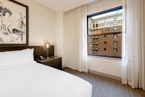 Hotel Fort Des Moines Curio Collection By Hilton - image 13