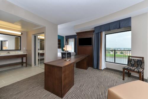 Hampton Inn & Suites Des Moines Downtown