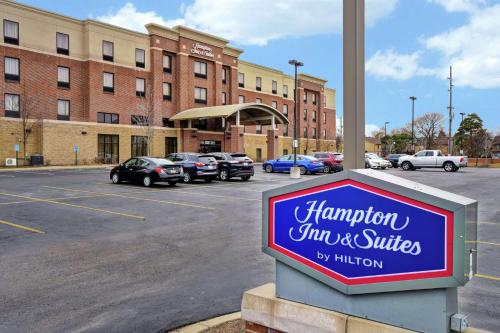 Hampton Inn & Suites Detroit-Canton