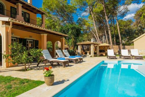 Villa Durrell - main image