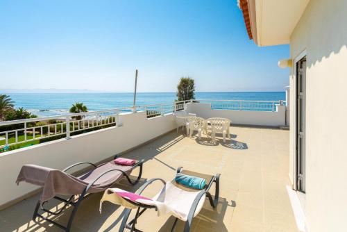 Kalisto Beach Villa - image 12
