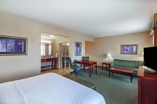 Hampton Inn & Suites El Paso West - image 10