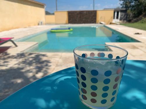 Villa et chalet avec piscine proche Aix & Luberon