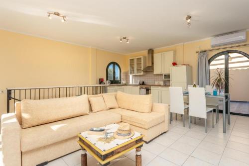 Thanasis - image 5