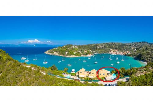 Thanasis - image 12