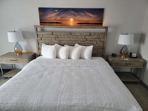 Hampton Inn & Suites Erie Bayfront - image 14
