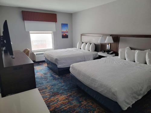 Hampton Inn & Suites Erie Bayfront - image 12